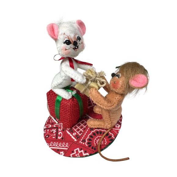 Annalee Dolls- A Gift For All Mice- Christmas Holiday Decor 2016 EUC! - Picture 1 of 6
